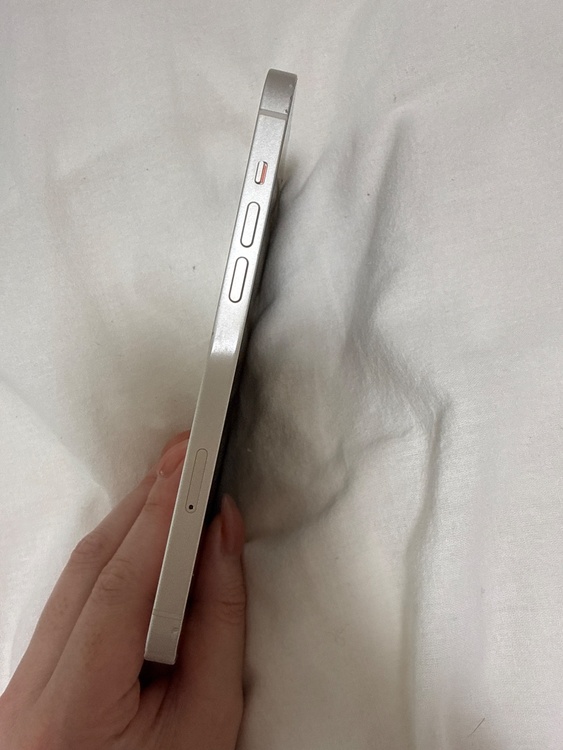 iPhone14plus（スマホ）の商品画像 - 査定依頼日：2026年5月20日 - 最高査定価格：44,000円