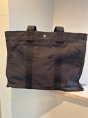 エルメス フールトゥ （ブランドバッグ）の商品画像 - 査定依頼日：2025年9月8日 - 最高査定価格：30,000円