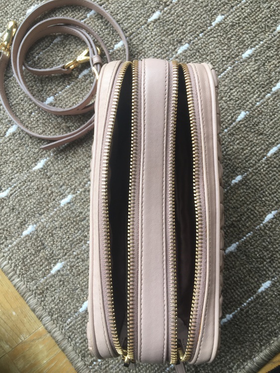 正規品　美品　お買得　人気のミュウミュウMIUMIU マトラッセ レザー ショル（ブランドバッグ）の商品画像 - 査定依頼日：2025年11月1日 - 最高査定価格：55,000円