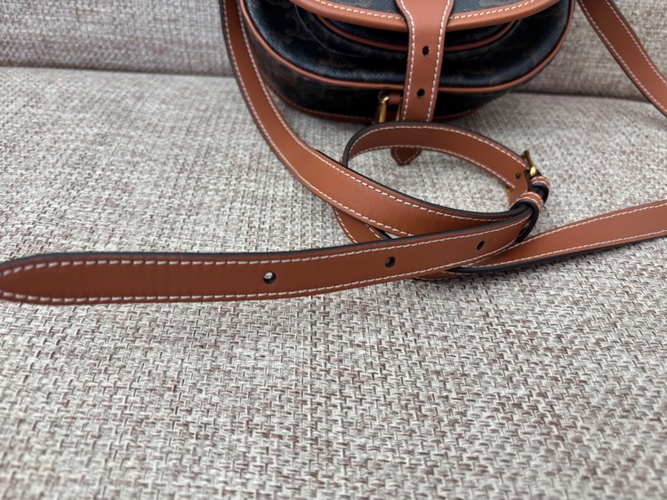 セリーヌ  （ブランドバッグ）の商品画像 - 査定依頼日：2026年4月6日 - 最高査定価格：150,000円