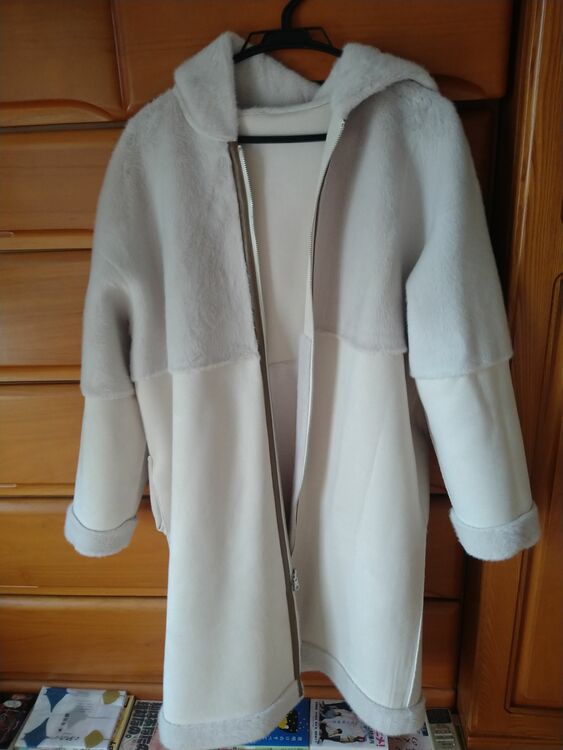 2wayファーコート（古着・ファッション）の商品画像 - 査定依頼日：2025年8月24日 - 最高査定価格：2,000円