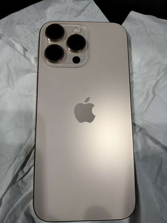 iPhone 16 Pro Max 256GB Softbank（スマホ）の商品画像 - 査定依頼日：2025年4月13日 - 最高査定価格：112,000円