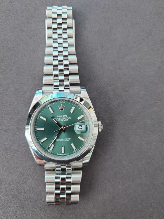 ロレックス デイトジャスト 126300（高級時計）の商品画像 - 査定依頼日：2025年7月28日 - 最高査定価格：1,500,000円