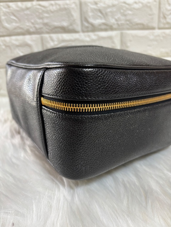 シャネル バニティ ハンドバッグ ココマーク キャビアスキン ブラック（ブランドバッグ）の商品画像 - 査定依頼日：2025年11月15日