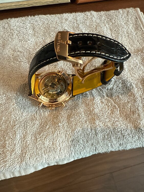 ブライトリング ナビタイマー RB0138211B1P1 ￥（高級時計）の商品画像 - 査定依頼日：2025年5月8日 - 最高査定価格：1,500,000円