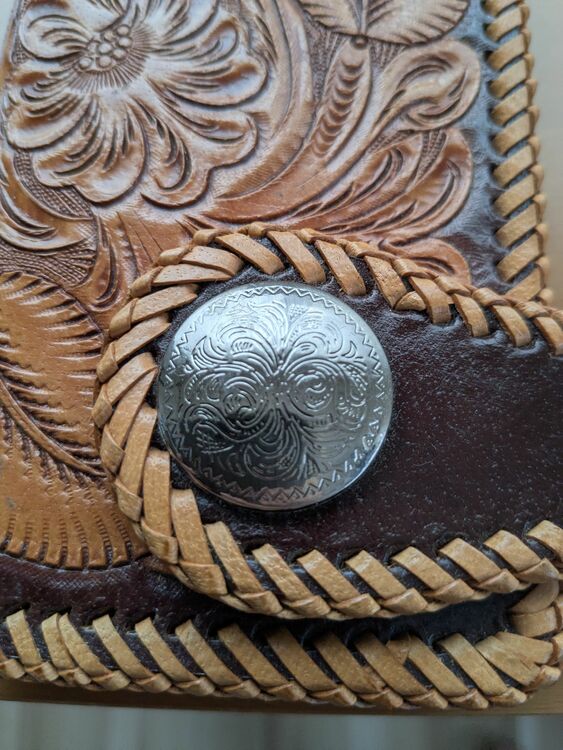 カービング　財布（ブランド財布・小物）の商品画像 - 査定依頼日：2025年10月5日 - 最高査定価格：4,000円