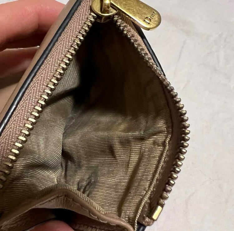 ディオール  （ブランドバッグ）の商品画像 - 査定依頼日：2025年1月19日 - 最高査定価格：8,000円