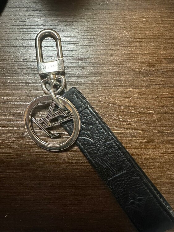 ルイヴィトン　キーリング（ブランド財布・小物）の商品画像 - 査定依頼日：2025年1月19日 - 最高査定価格：15,000円