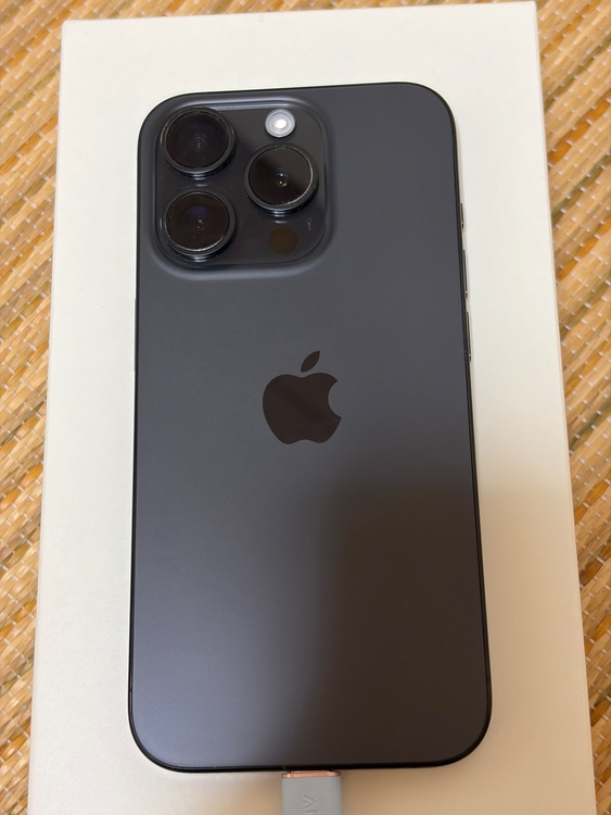 iPhone iPhone 15 Pro 128GB SIMフリー（スマホ）の商品画像 - 査定依頼日：2026年9月28日 - 最高査定価格：82,000円