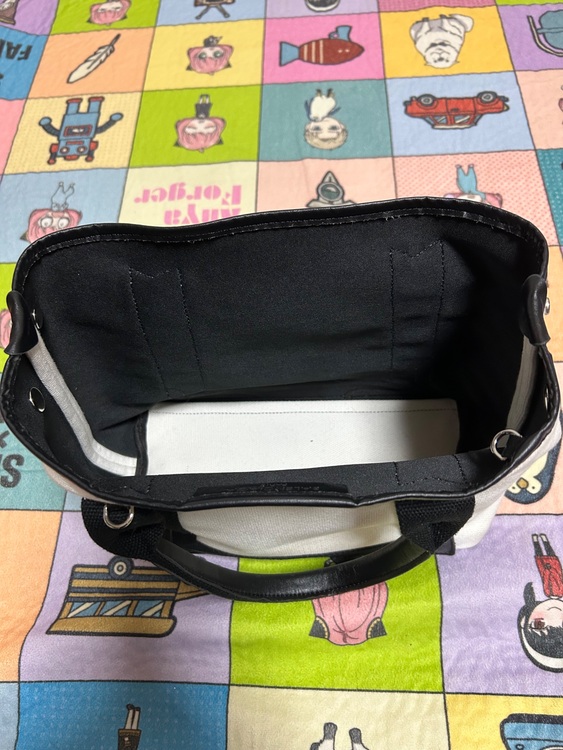 バレンシアガ  （ブランドバッグ）の商品画像 - 査定依頼日：2025年9月22日 - 最高査定価格：50,000円