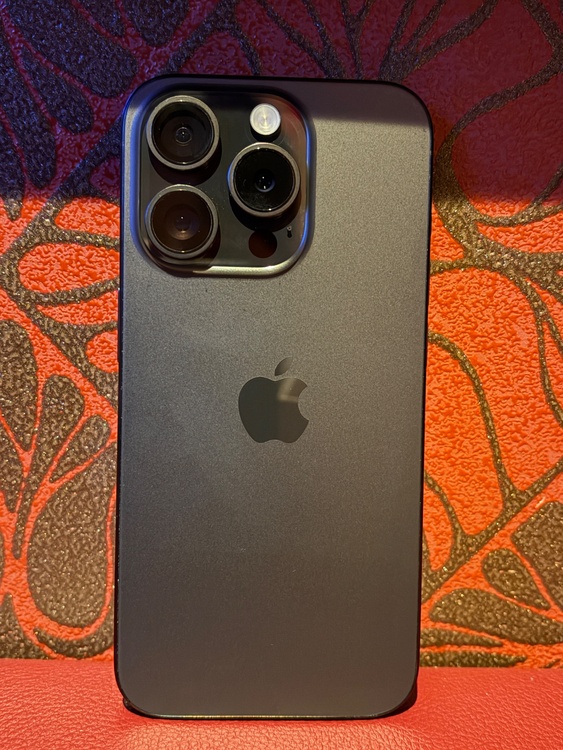 iPhone iPhone 15 Pro 128GB SIMフリー（スマホ）の商品画像 - 査定依頼日：2026年9月23日 - 最高査定価格：84,000円