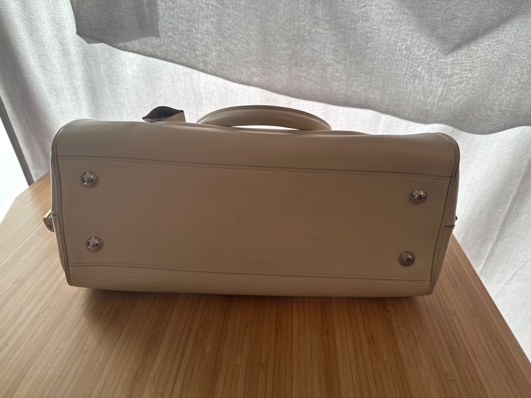 ルイヴィトン エピ （ブランドバッグ）の商品画像 - 査定依頼日：2026年1月13日 - 最高査定価格：45,000円