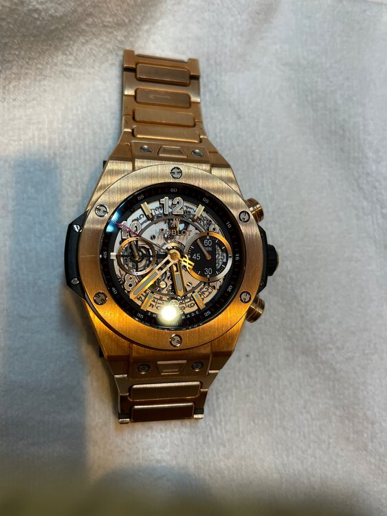 ウブロ ビックバン 411O.OX.1180.Ox（高級時計）の商品画像 - 査定依頼日：2025年5月3日 - 最高査定価格：3,000,000円