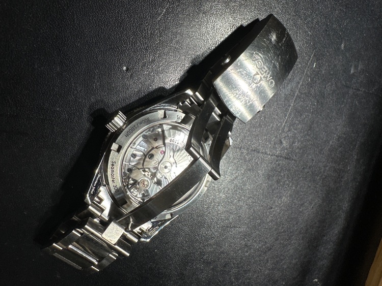 オメガ シーマスター 233.30.41.21.01.00（高級時計）の商品画像 - 査定依頼日：2025年6月29日 - 最高査定価格：440,000円