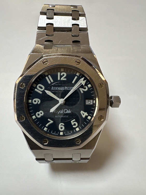 オーデマピゲ ロイヤルオーク 258168A.0.0002 YG D66946 2127 A 36 （高級時計）の商品画像 - 査定依頼日：2025年9月21日 - 最高査定価格：4,000,000円