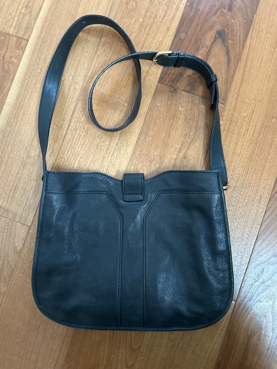 Yライン（ブランドバッグ）の商品画像 - 査定依頼日：2026年10月5日 - 最高査定価格：10,000円