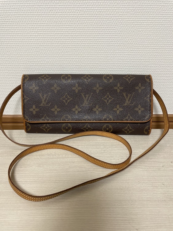 FL0052（ブランドバッグ）の商品画像 - 査定依頼日：2022年6月16日 - 最高査定価格：35,000円