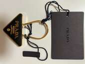 PRADAキーホルダー  1PP301 053 F0002 ブラック（ブランド財布・小物）の商品画像 - 査定依頼日：2024年1月7日 - 最高査定価格：4,000円