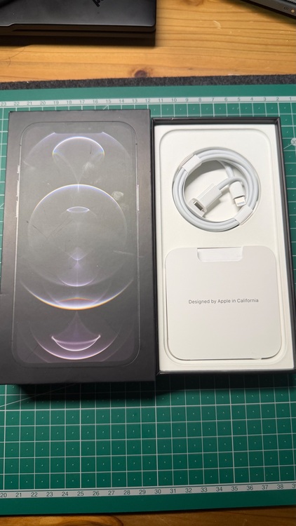 iPhone 12 Pro Max 256GB SIMフリー（スマホ）の商品画像 - 査定依頼日：2025年10月19日 - 最高査定価格：38,000円