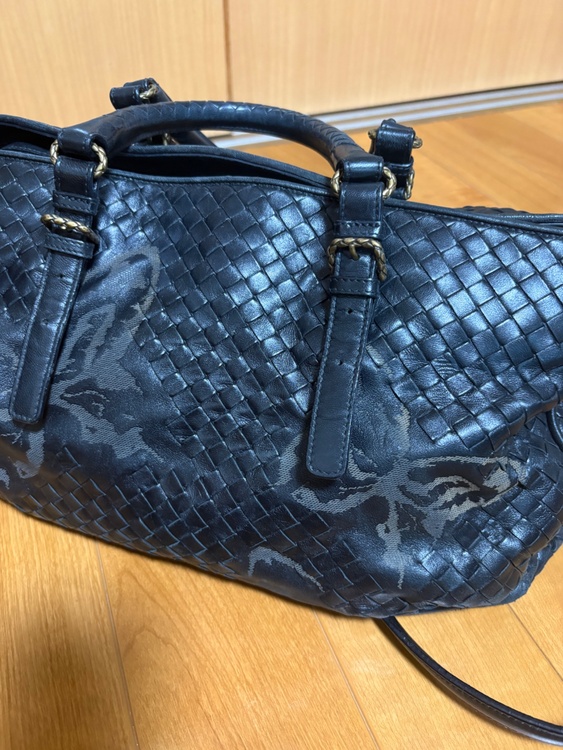 ショルダー付きボストン（ブランドバッグ）の商品画像 - 査定依頼日：2026年8月22日 - 最高査定価格：30,000円