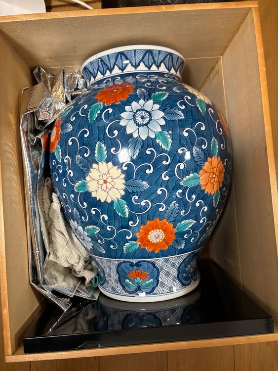 花瓶（美術品・骨董品）の商品画像 - 査定依頼日：2026年8月2日 - 最高査定価格：3,000円