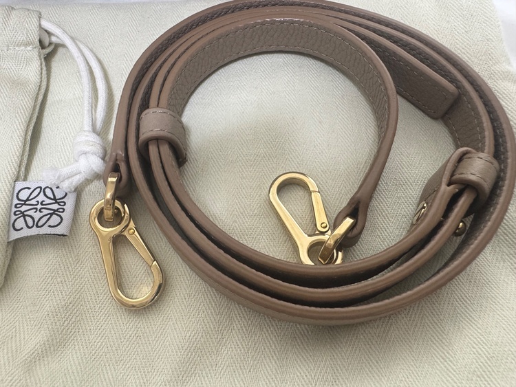 ロエベアマソナ23（ブランドバッグ）の商品画像 - 査定依頼日：2025年12月24日 - 最高査定価格：70,000円