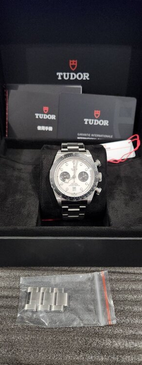 BLACK BAY CHRONO（高級時計）の商品画像 - 査定依頼日：2025年1月28日 - 最高査定価格：520,000円