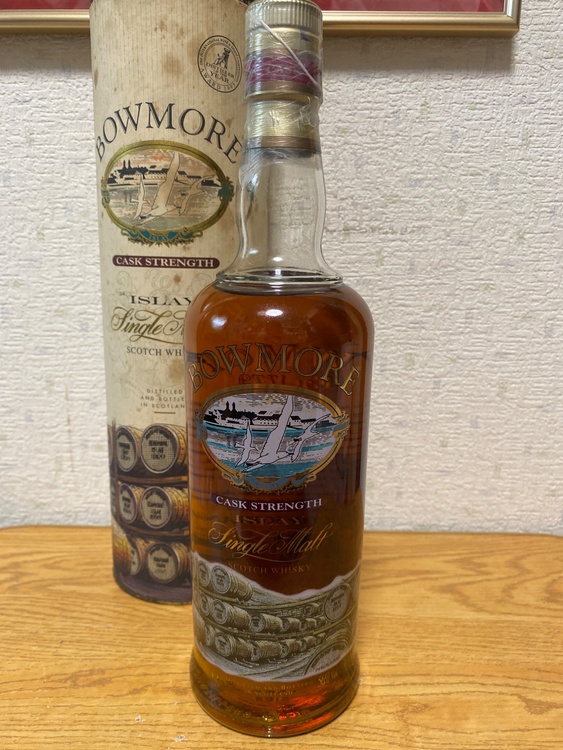 ボウモア カスクストレングス 樽カモメラベル　シルクプリント 700ml 56％（お酒）の商品画像 - 査定依頼日：2025年12月21日 - 最高査定価格：50,000円