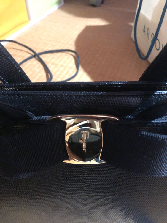 フェラガモ  （ブランドバッグ）の商品画像 - 査定依頼日：2026年1月25日 - 最高査定価格：6,000円