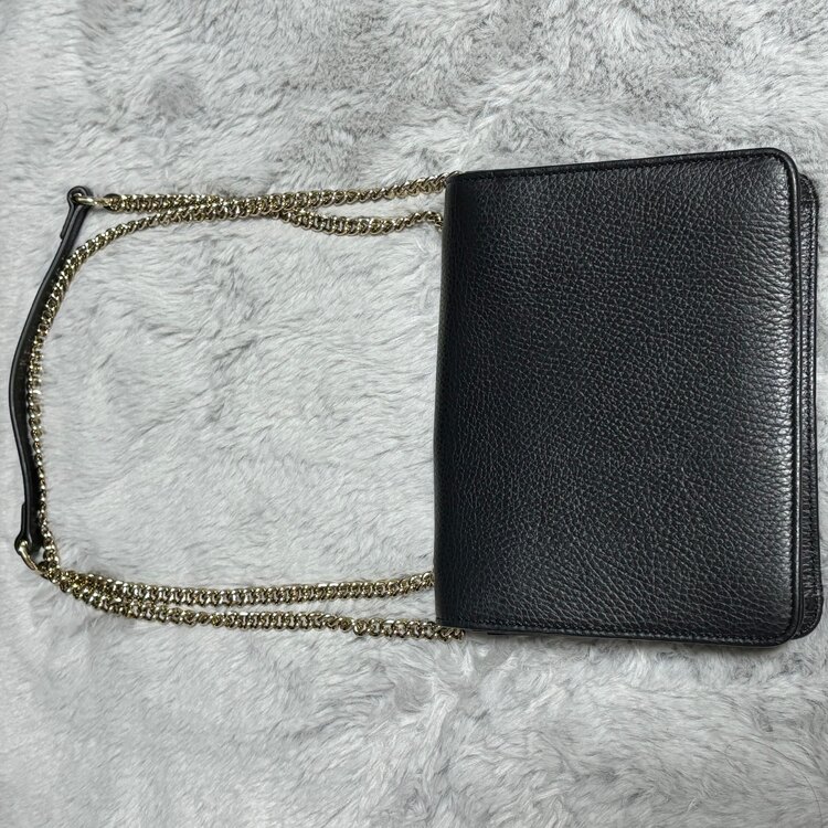 インターロッキング レザー ショルダーバッグ （ブランドバッグ）の商品画像 - 査定依頼日：2025年1月6日 - 最高査定価格：80,000円