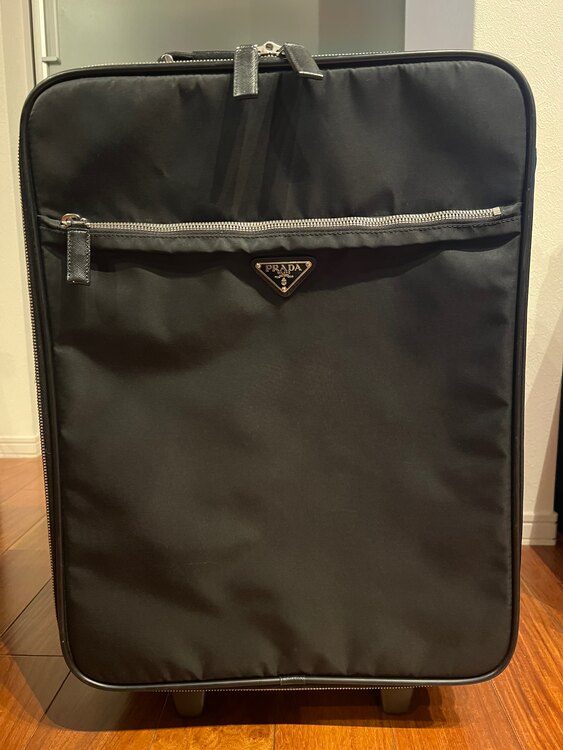 スーツケース（ブランドバッグ）の商品画像 - 査定依頼日：2025年2月24日 - 最高査定価格：10,000円