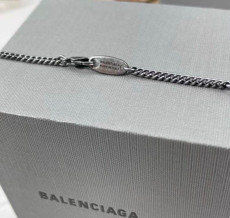 バレンシアガ  （ブランドバッグ）の商品画像 - 査定依頼日：2025年9月30日 - 最高査定価格：23,000円