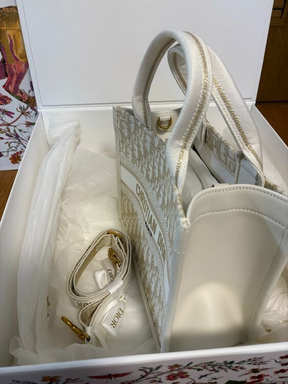 ディオール  （ブランドバッグ）の商品画像 - 査定依頼日：2025年7月19日 - 最高査定価格：120,000円