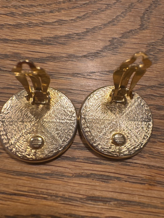 イヤリング（古着・ファッション）の商品画像 - 査定依頼日：2025年11月17日 - 最高査定価格：1,000円