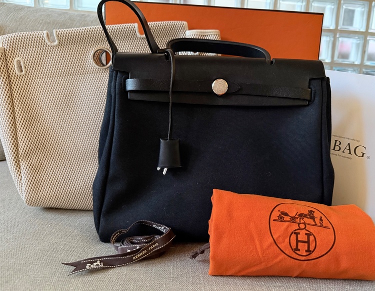 エールバッグ　2way PMサイズ（ブランドバッグ）の商品画像 - 査定依頼日：2026年2月13日 - 最高査定価格：180,000円