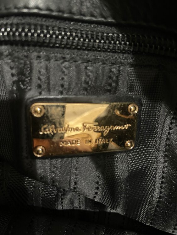 フェラガモ  （ブランドバッグ）の商品画像 - 査定依頼日：2025年4月1日 - 最高査定価格：20,000円