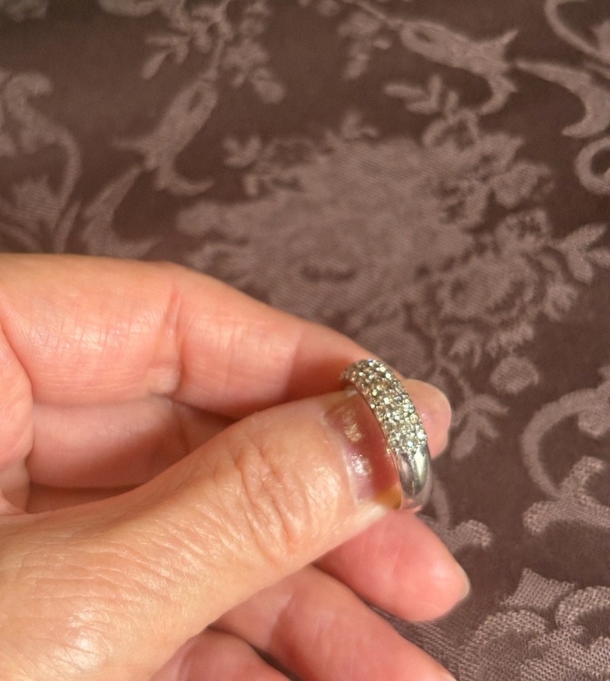 WG1カラットダイヤパヴェリング（金・貴金属）の商品画像 - 査定依頼日：2025年8月8日 - 最高査定価格：100,000円