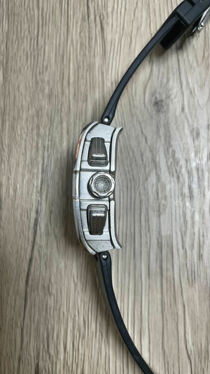 その他 リシャールミル RM 011（高級時計）の商品画像 - 査定依頼日：2025年7月9日 - 最高査定価格：1,800,000円