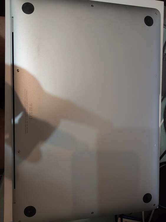 MacBook Air A2337（PC・タブレット）の商品画像 - 査定依頼日：2025年4月19日 - 最高査定価格：43,000円