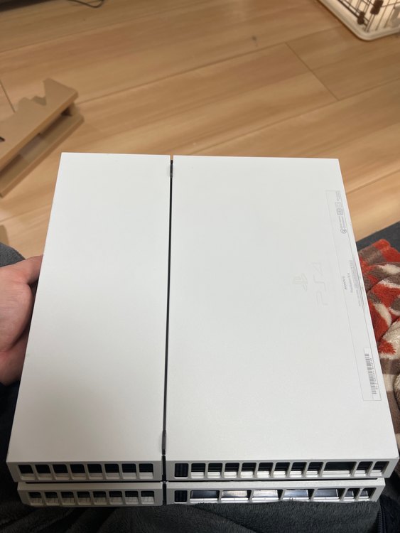 PS4 CUH-1200A（ゲーム機本体・ゲームソフト）の商品画像 - 査定依頼日：2022年11月10日 - 最高査定価格：7,500円