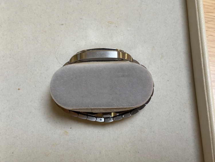 サントスドゥカルティエLMホワイト文字盤ステンレス（高級時計）の商品画像 - 査定依頼日：2025年12月9日 - 最高査定価格：830,000円