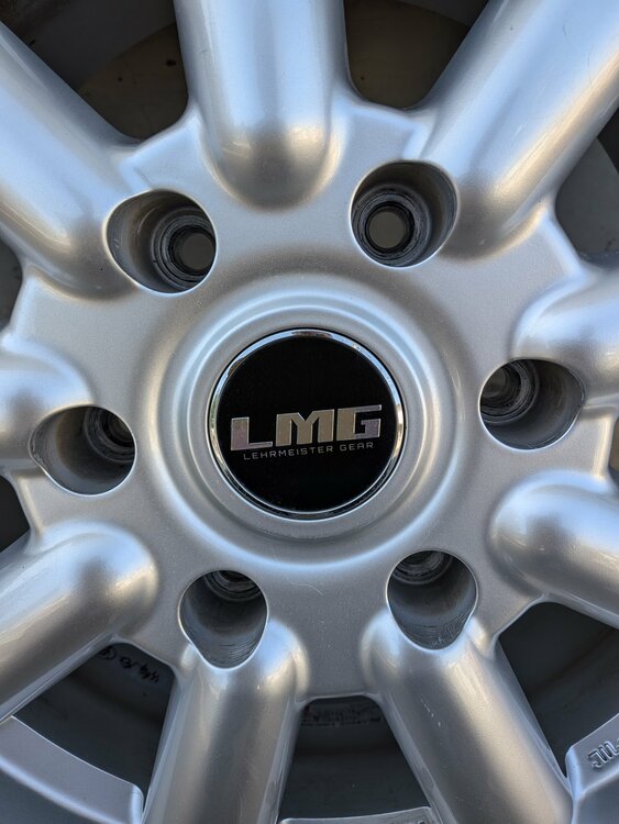 ハイエースバン215/65R16ミシュランオールシーズンタイヤ（カー用品）の商品画像 - 査定依頼日：2026年3月15日 - 最高査定価格：10,000円