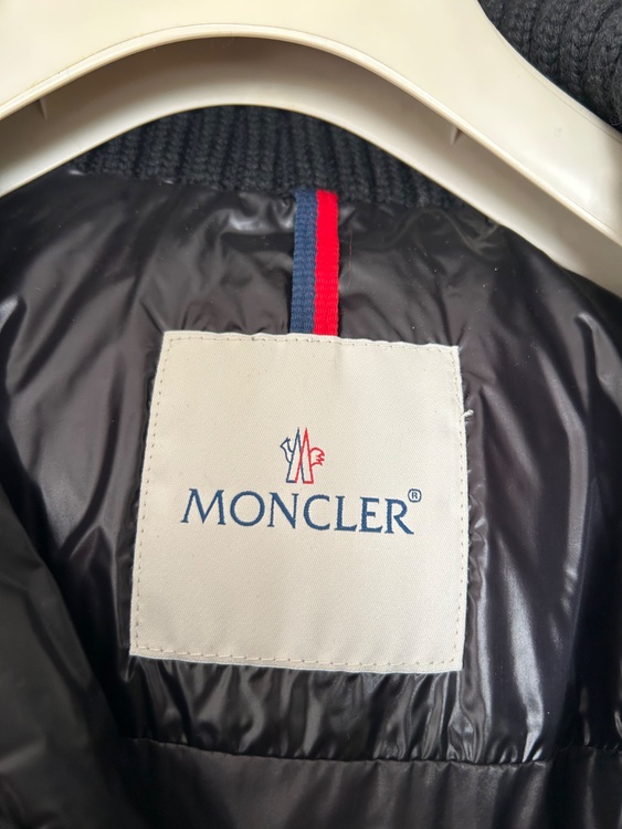 MONCLER/モンクレール HUBERT ヒューベル コヨーテファー付き ダウ（古着・ファッション）の商品画像 - 査定依頼日：2026年2月15日 - 最高査定価格：28,000円