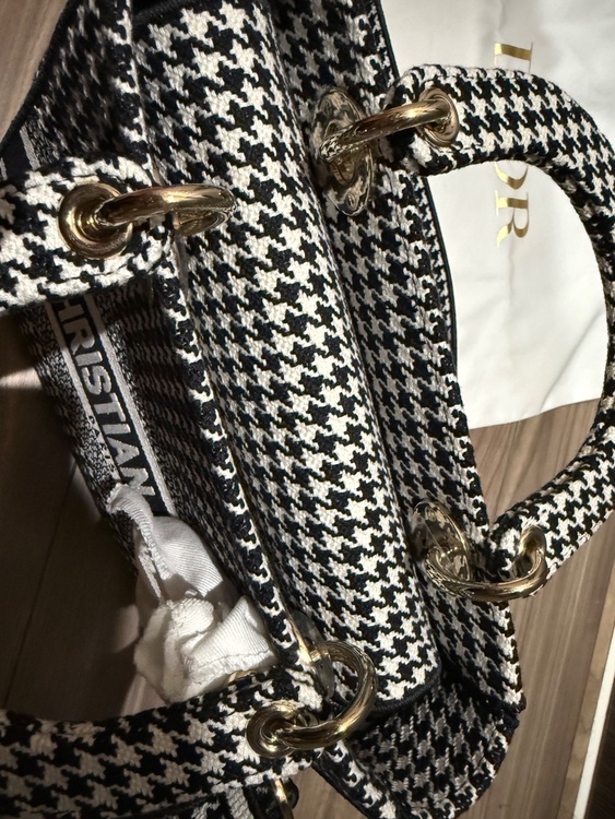 ディオール  （ブランドバッグ）の商品画像 - 査定依頼日：2025年12月7日 - 最高査定価格：250,000円