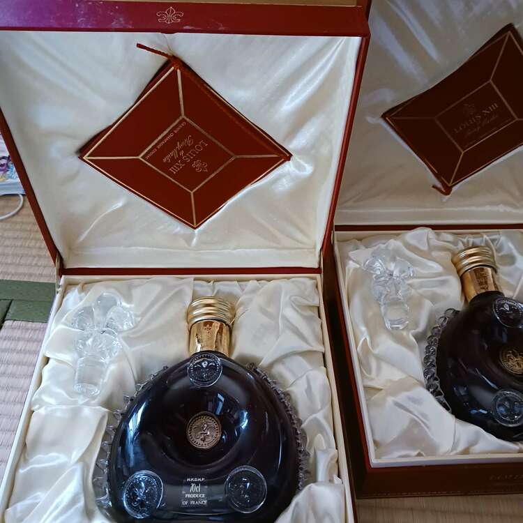 LOUIS　XIII（お酒）の商品画像 - 査定依頼日：2025年3月31日 - 最高査定価格：400,000円