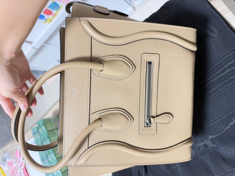 CELINE　ラゲージ マイクロバッグ（ブランドバッグ）の商品画像 - 査定依頼日：2026年9月30日 - 最高査定価格：190,000円