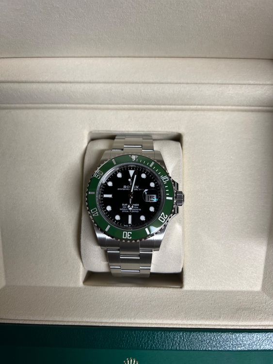 ロレックス サブマリーナー 126610Lu（高級時計）の商品画像 - 査定依頼日：2025年11月15日 - 最高査定価格：2,480,000円