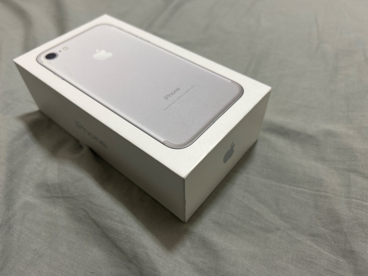 iPhone7 128GB SIMフリー（スマホ）の商品画像 - 査定依頼日：2026年2月8日 - 最高査定価格：4,000円