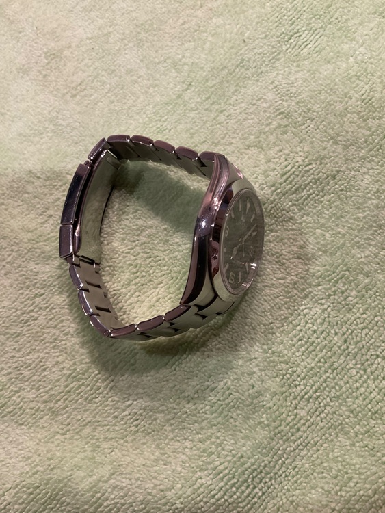 ロレックス エクスプローラー 214270（高級時計）の商品画像 - 査定依頼日：2025年11月12日 - 最高査定価格：1,000,000円