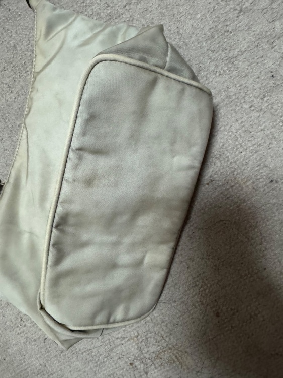 プラダ　アクセサリー（ブランドバッグ）の商品画像 - 査定依頼日：2025年11月5日 - 最高査定価格：20,000円